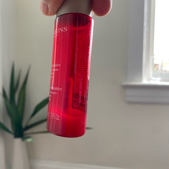 Various Skin Care Products. Clarins, Shishedo, L’Occitane - Picture 5 of 14